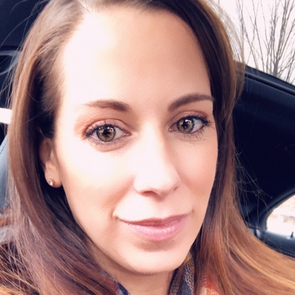 Meet your Posher, Jackie - Picture 4 of 5